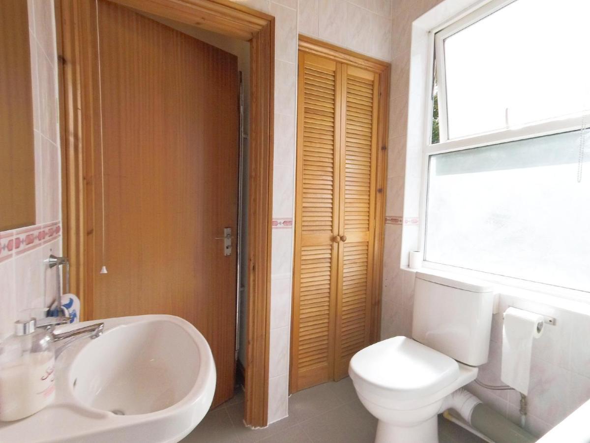 Carnation Flat A In Wembley Appartement Londen Buitenkant foto