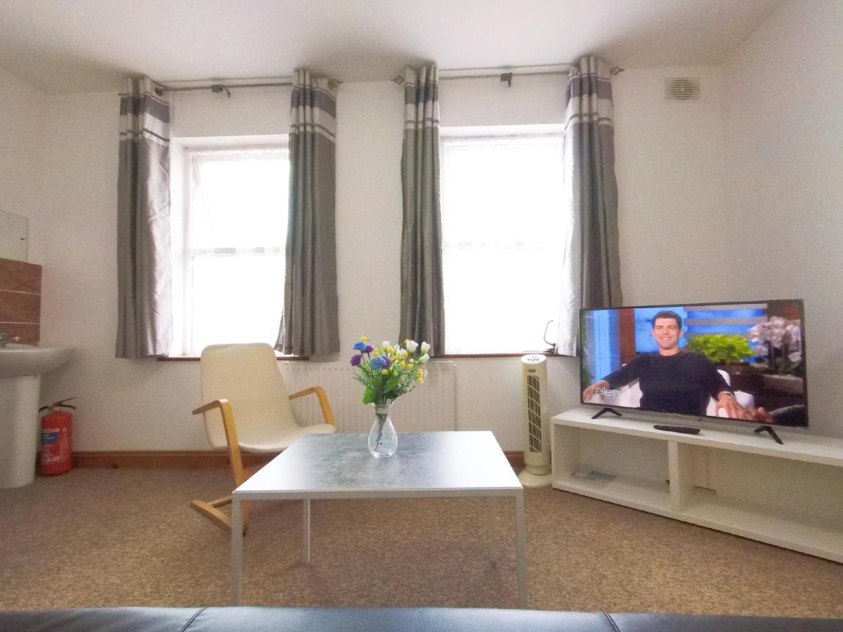 Carnation Flat A In Wembley Appartement Londen Buitenkant foto