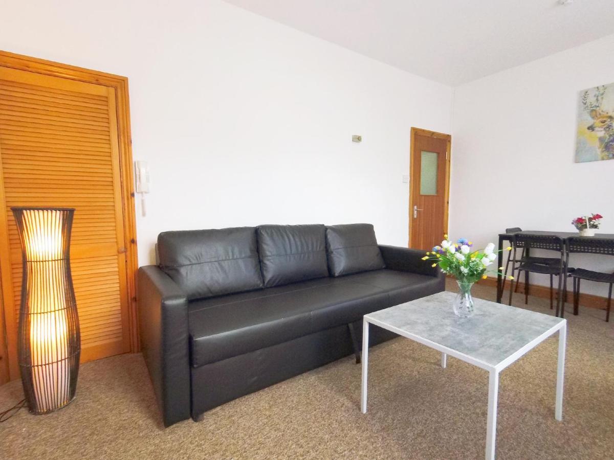 Carnation Flat A In Wembley Appartement Londen Buitenkant foto